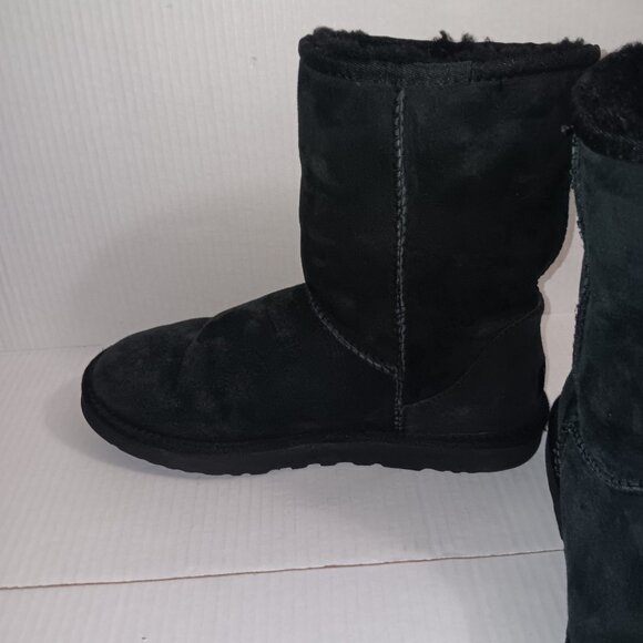 UGG WOMEN'S CLASSIC SHORT BOOTS - Picture 5 of 10